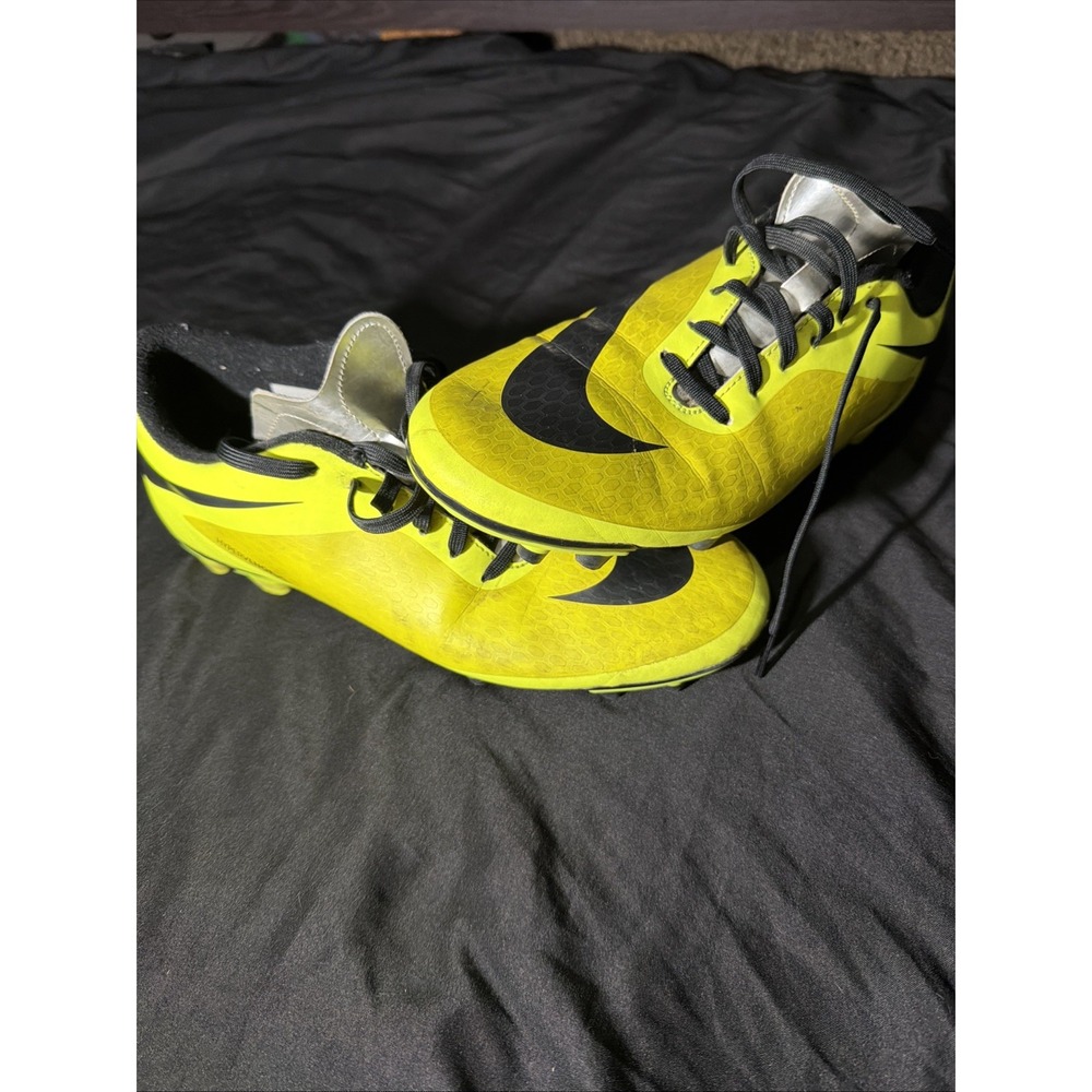 Nike Hypervenom Phelon FG Neon Yellow Black Soccer Cleats 599809-700 Mens 9